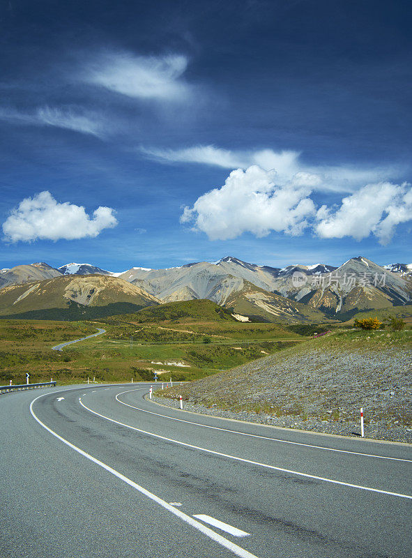 穿越南阿尔卑斯山的道路