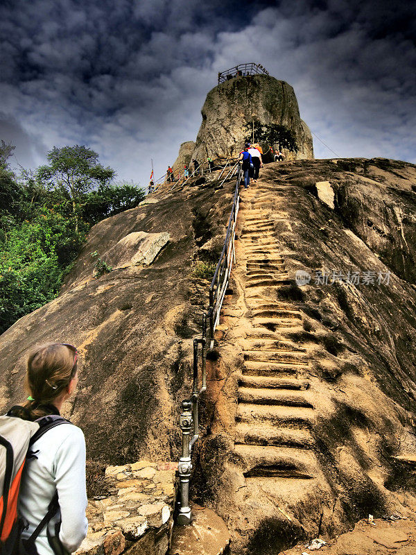 斯里兰卡阿拉哈纳加拉峰山的HDR