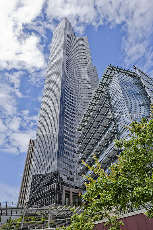 华盛顿西雅图市政厅和摩天大楼的现代建筑