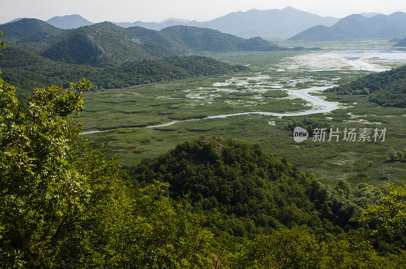 美丽的斯卡达湖渔业度假村