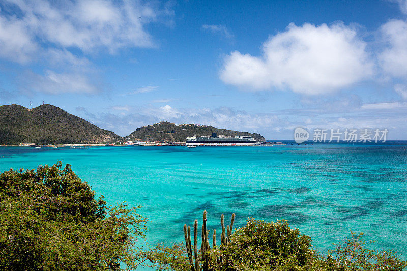 位于加勒比海荷兰圣马丁的大海湾