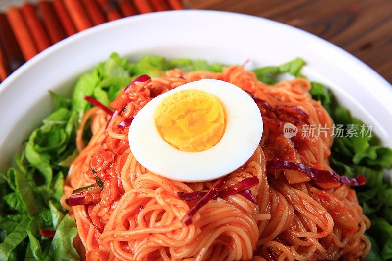 拌面拌面(Bibim-guksu)