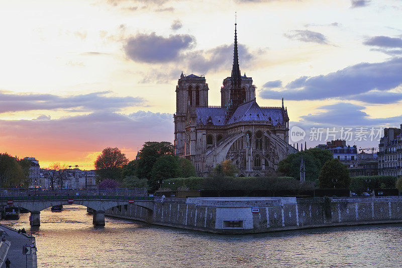 法国巴黎圣母院大教堂