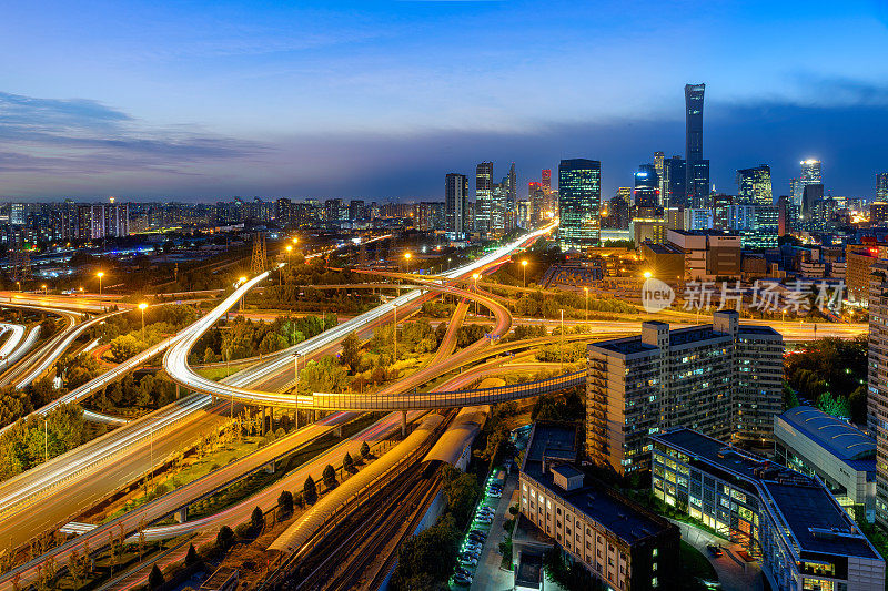 现代城市立交桥夜景