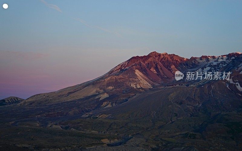 圣海伦斯火山的火月