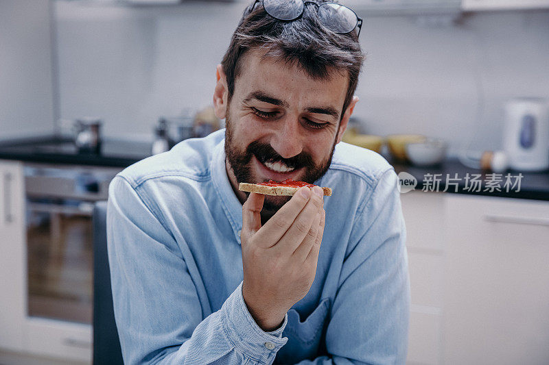 我喜欢在上班前吃点简单的食物