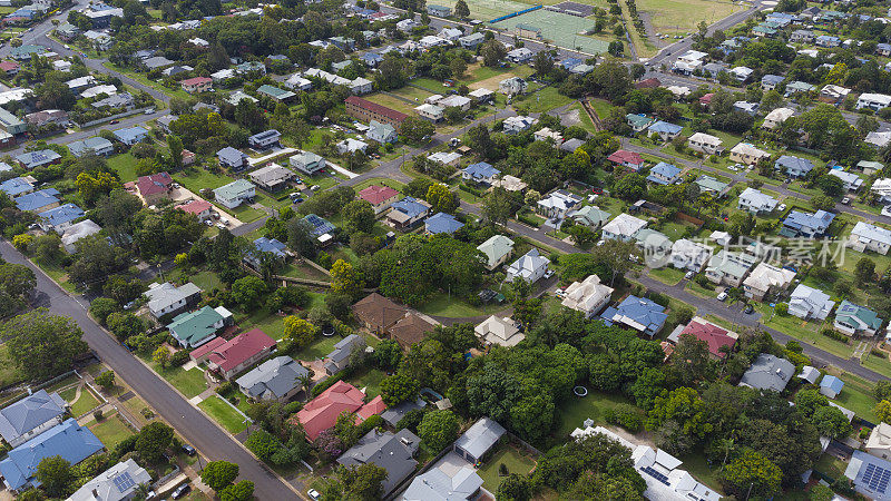 鸟瞰图的郊区房屋在一个澳大利亚的乡村小镇