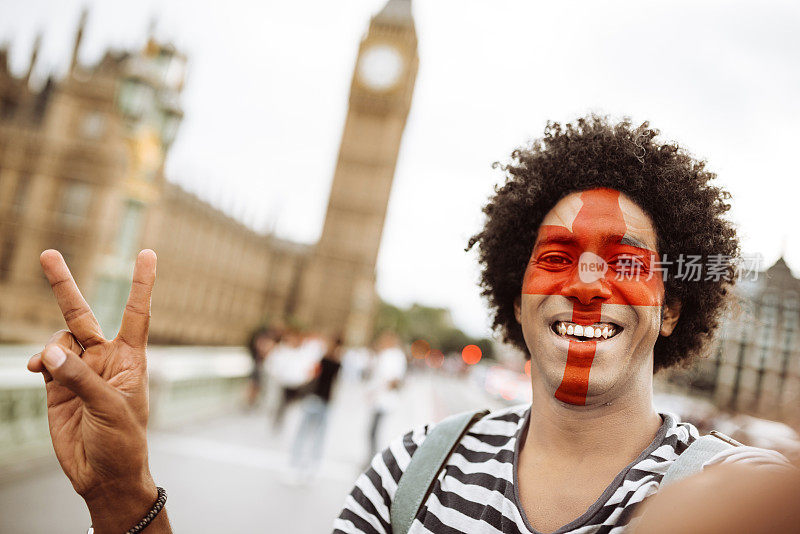 伦敦的幸福英国支持者