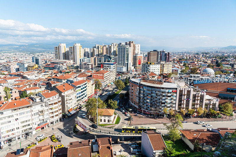 土耳其布尔萨市奥斯曼加齐区的鸟瞰图。