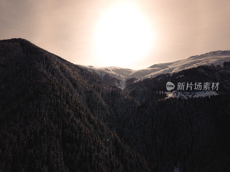 降雪，山脉和冬天