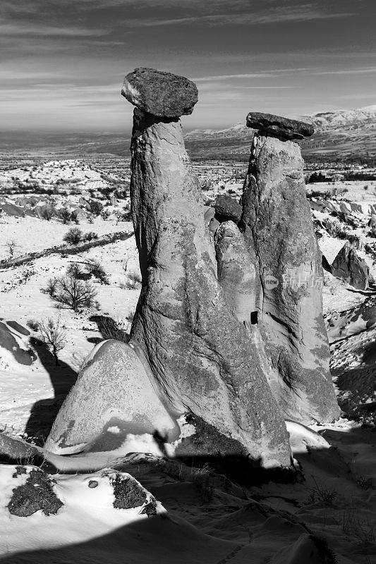 冬天卡帕多西亚的三姐妹岩层
