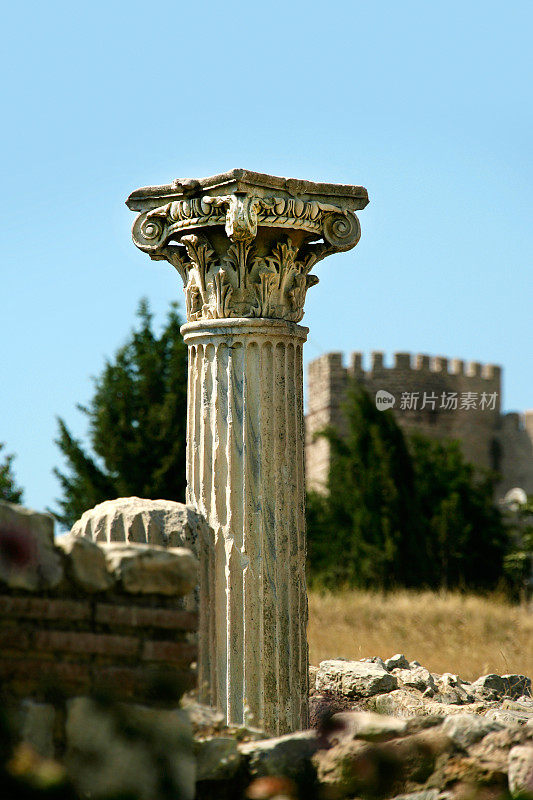 来自地中海土耳其考古遗址的建筑老柱细节