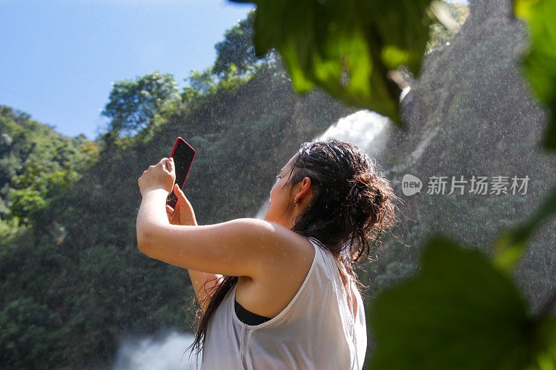 一个成功的女人工作和旅行的特写