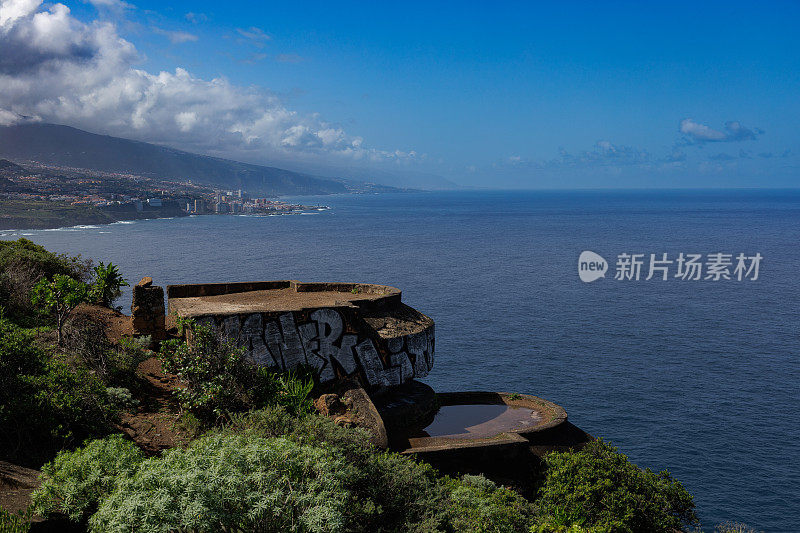 西班牙特内里费岛，圣厄休拉抛弃了眺望大海的邦克