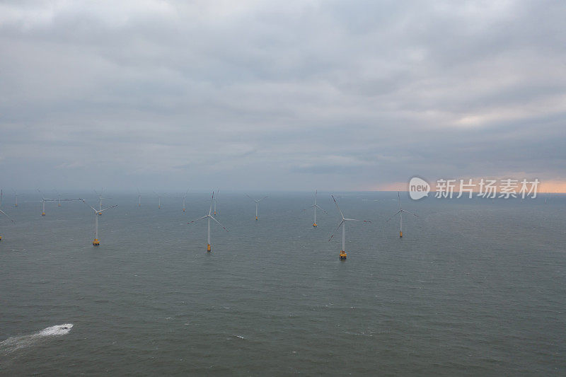 海上风力发电场鸟瞰图