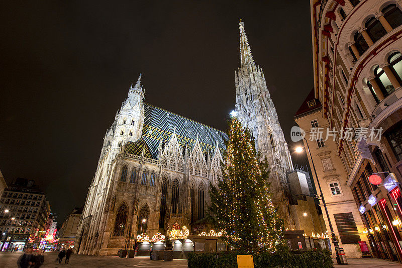 圣诞节期间，维也纳圣斯蒂芬大教堂