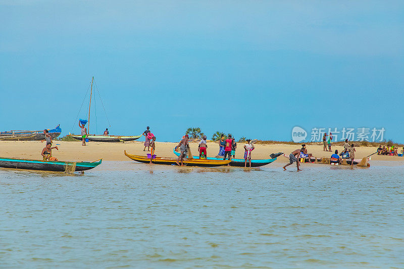 巴达维亚风景如画的渔村居民