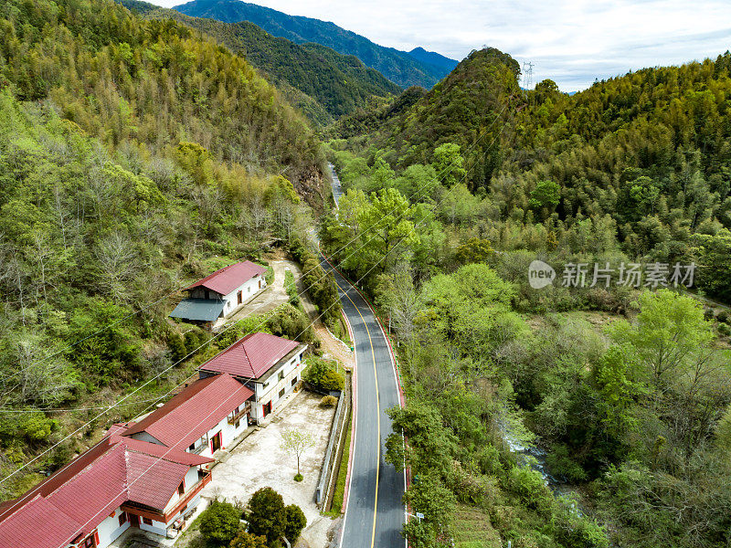 柏油路，山林公路