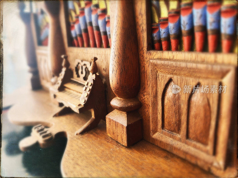 教堂风琴的古董模型