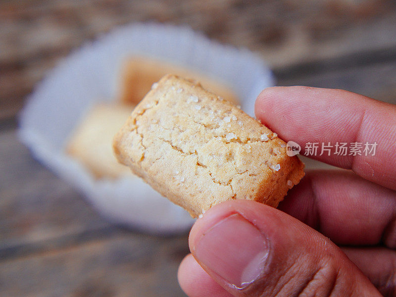 黄油牛奶饼干