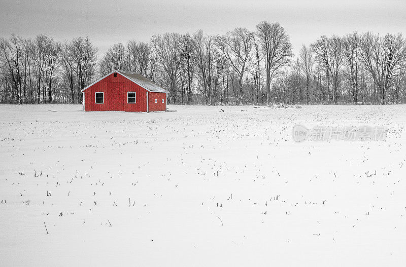 雪地里的红谷仓