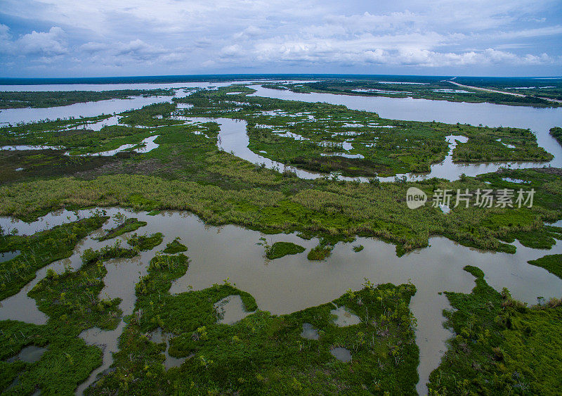 湿地沼泽三角洲靠近德克萨斯州路易斯安那州边境