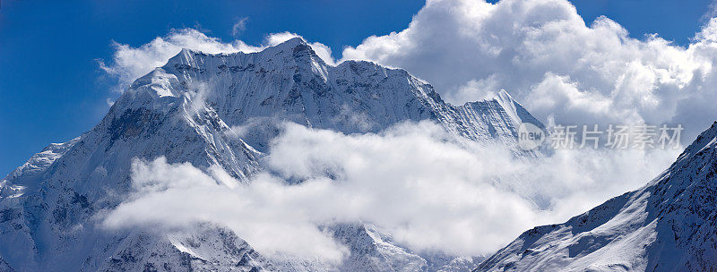 Manaslu。珠峰电路。尼泊尔的动机。