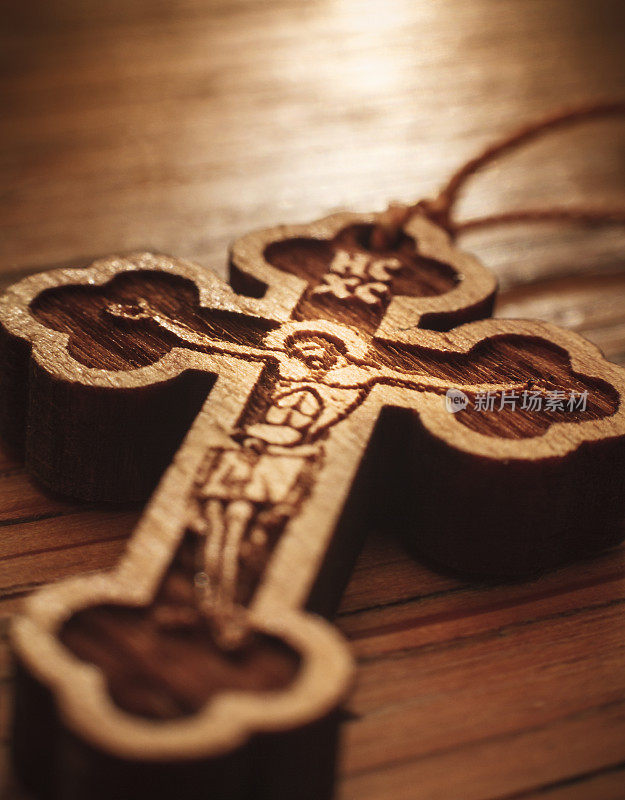 木制十字架与耶稣基督