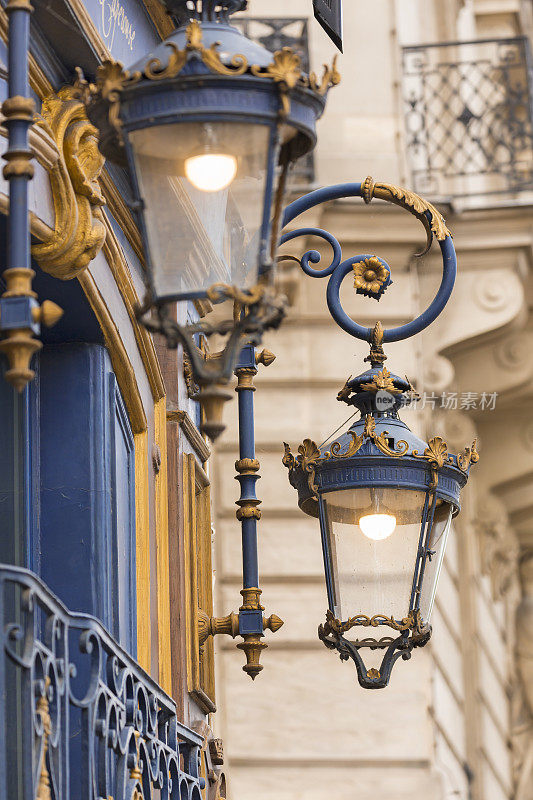 法国巴黎街头的古董街灯