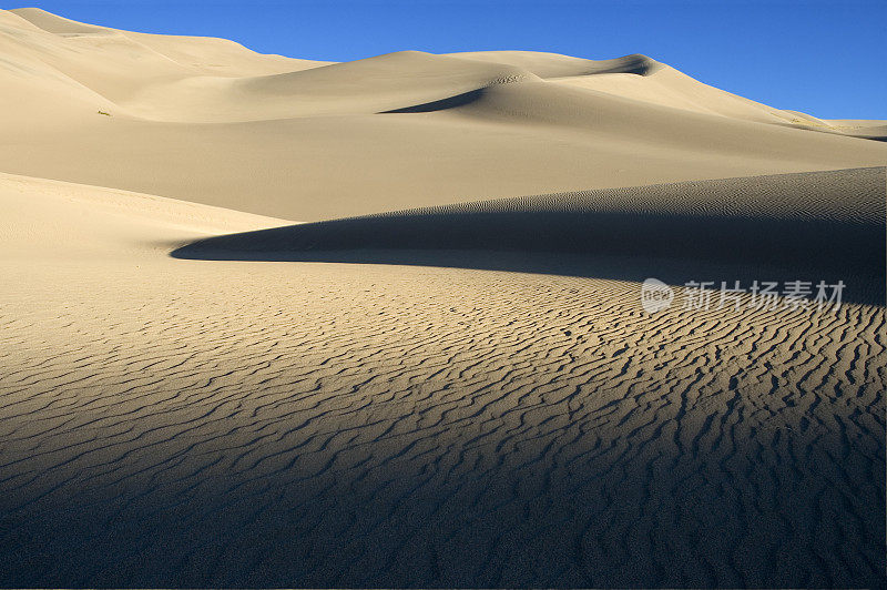 抽象的沙景-阴影
