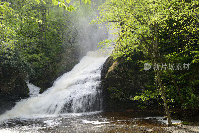 特拉华水峡国家休闲区丁曼瀑布