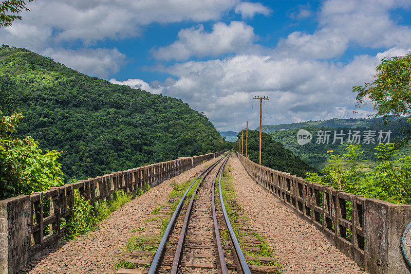 铁路铁路高架桥