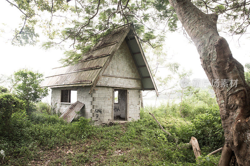 废弃的斐济小屋