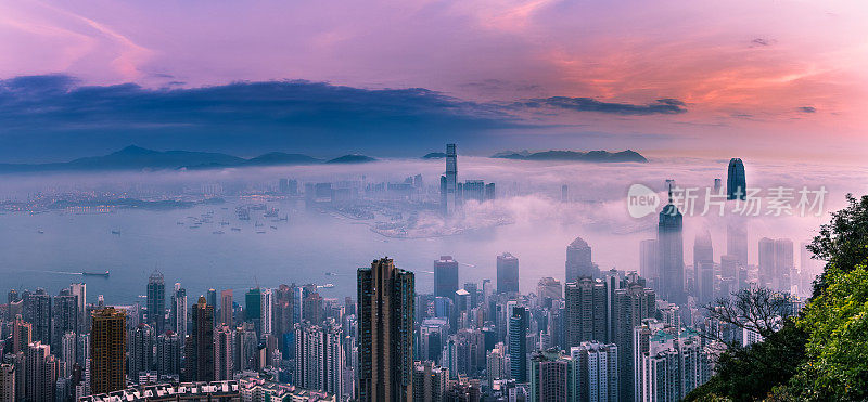 雾城及日出海港-香港维多利亚港