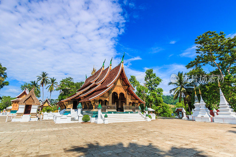 老挝琅勃拉邦的金城寺。湘通寺是老挝最重要的寺院之一