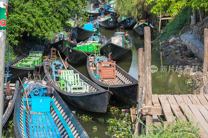缅甸:传统的船