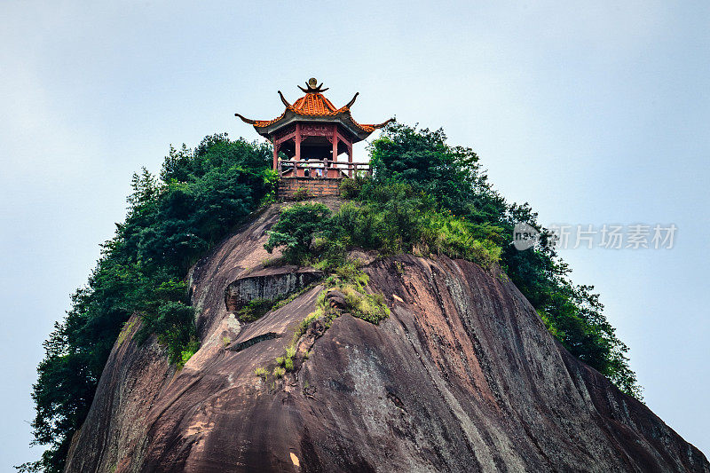 丹霞地貌、湖泊、山脉