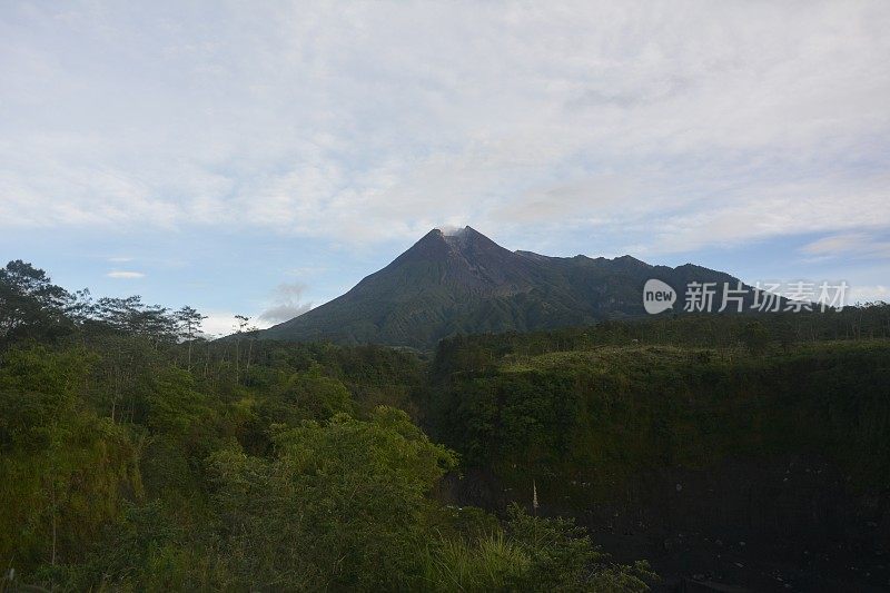 印度尼西亚爪哇岛的默拉皮火山