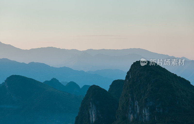 美丽的喀斯特山景观