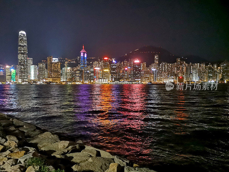 夜晚的香港岛天际线