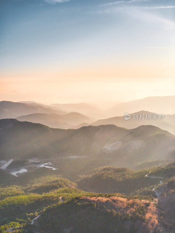 山日出全景图库照片