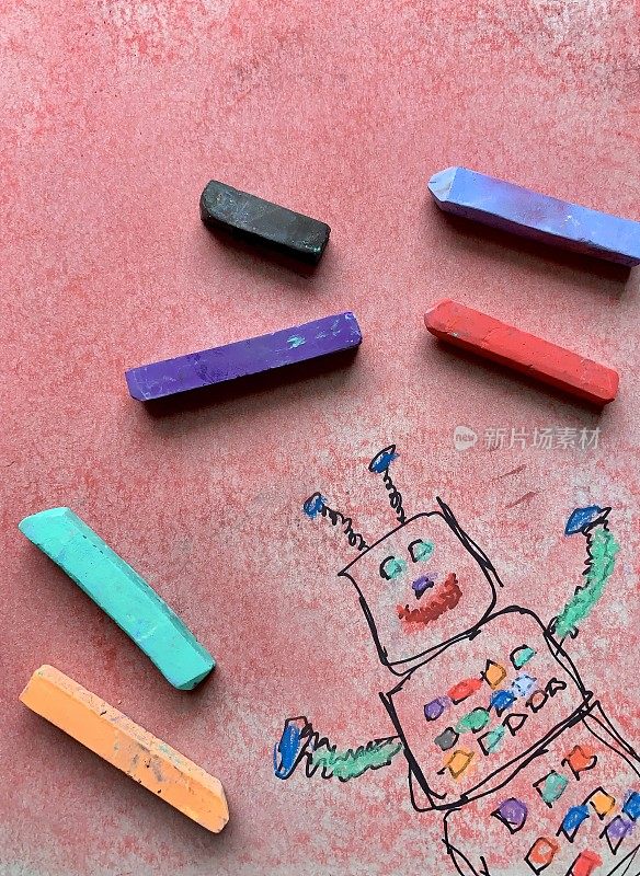 彩色粉笔在孩子画的机器人