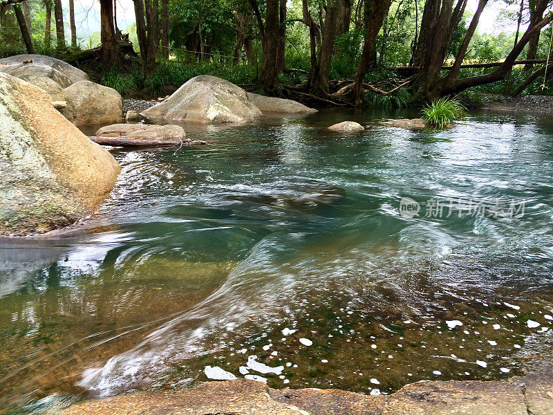 应许之地-永不停歇河