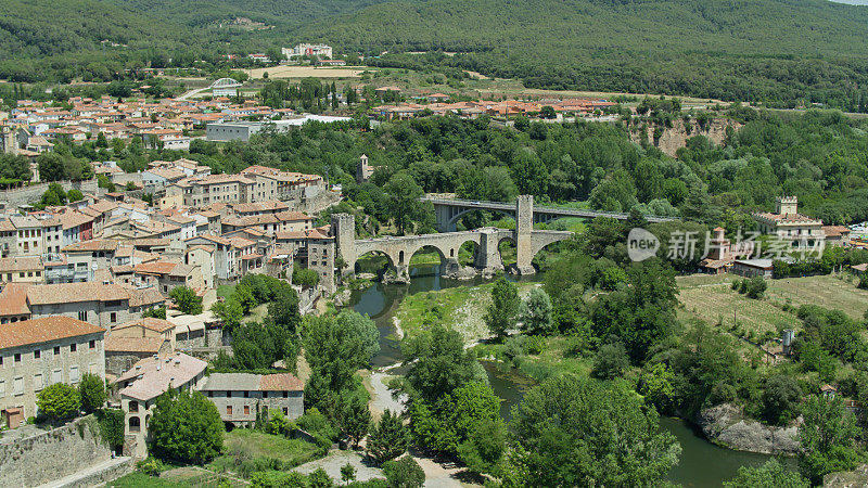 鸟瞰Besalú，西班牙