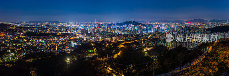 首尔上空的霓虹夜景，摩天大楼的韩国城市景观