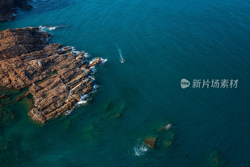 岩岛在仁海海滩