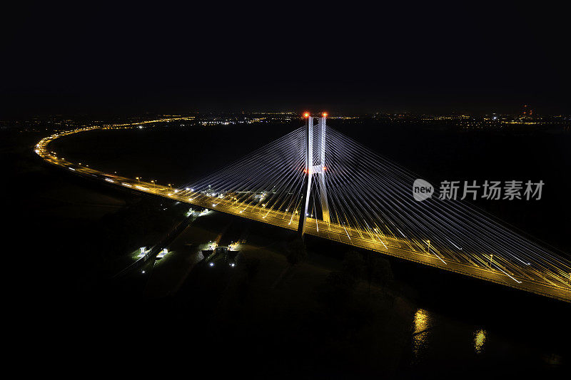 公路夜间带桥(架空)