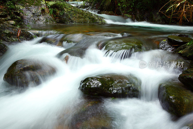 小溪流