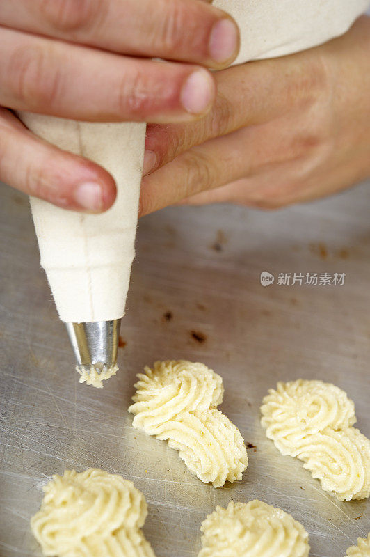 生的饼干