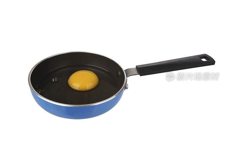 在平底锅里煎鸡蛋